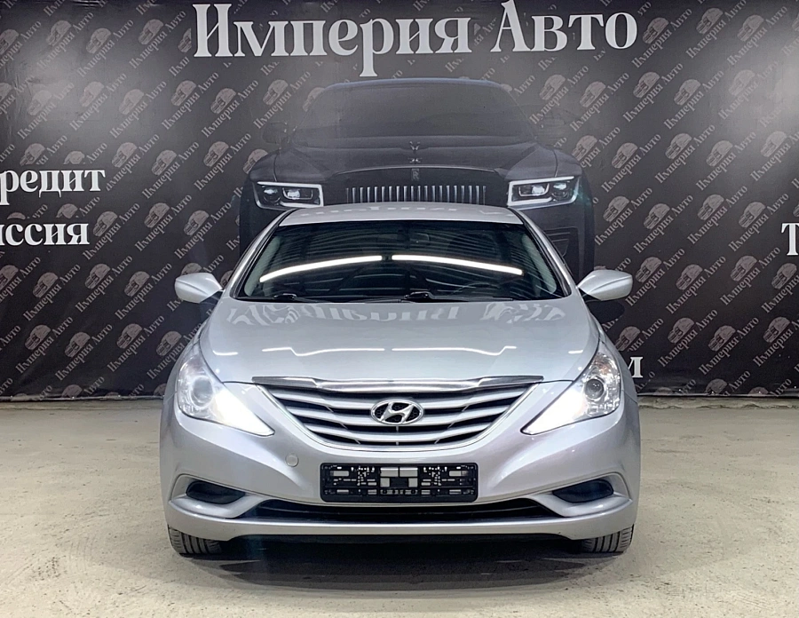 Hyundai Sonata, 2011г., передний привод, автомат