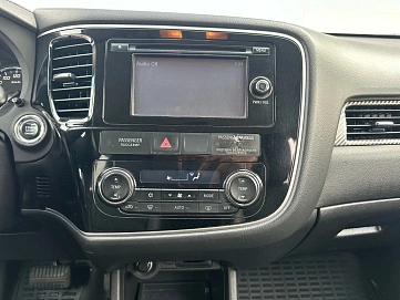 Mitsubishi Outlander, 2015г, полный привод, вариатор