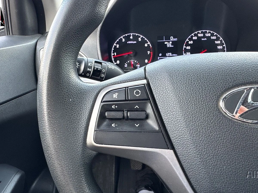 Hyundai Solaris, 2018г., передний привод, механика