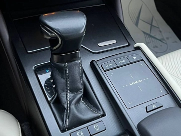 Lexus ES, 2019г, передний привод, автомат