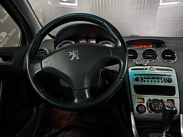 Peugeot 308, 2010г, передний привод, автомат