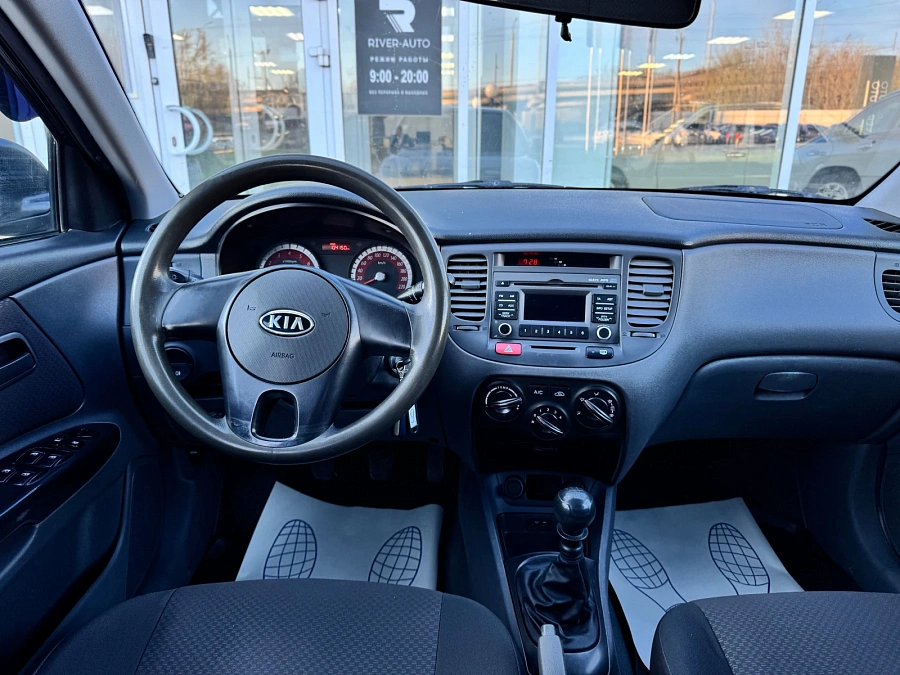 Kia Rio, 2010г., передний привод, механика
