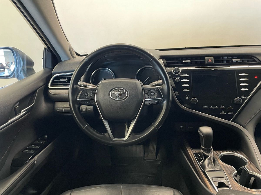 Toyota Camry, 2018г., передний привод, автомат
