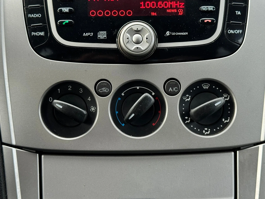 Ford Mondeo, 2009г., передний привод, механика