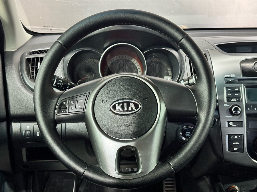 Kia Cerato, 2012г., передний привод, автомат