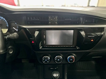 Toyota Corolla, 2014г, передний привод, вариатор