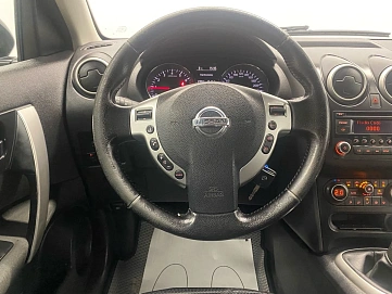 Nissan Qashqai, 2011г, передний привод, механика