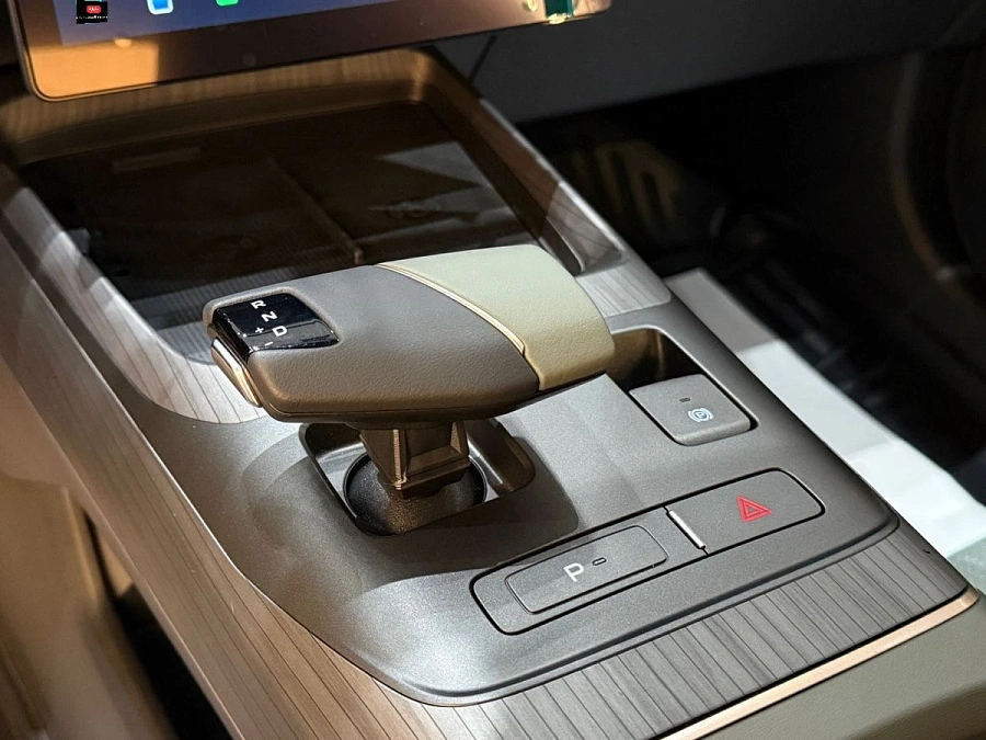 Changan Lamore, 2024г., передний привод, робот