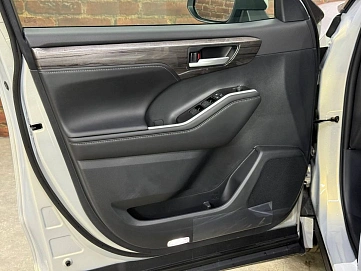 Toyota Highlander, 2025г, полный привод, автомат