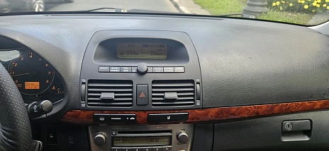 Toyota Avensis, 2004г, передний привод, автомат