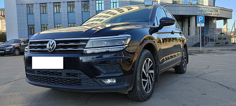 Volkswagen Tiguan, 2018г., полный привод, робот