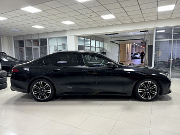 BMW 5 серии, 2024г, полный привод, автомат