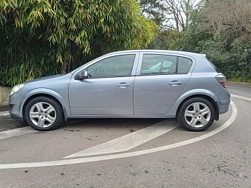 Opel Astra, 2009г, передний привод, робот