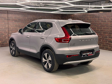 Volvo XC40, 2024г, передний привод, робот