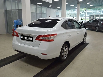 Nissan Sentra, 2015г, передний привод, вариатор
