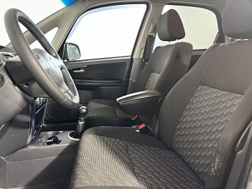 Suzuki SX4, 2008г, передний привод, механика