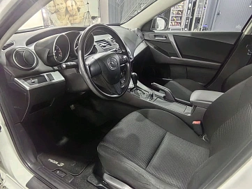 Mazda 3, 2011г, передний привод, автомат