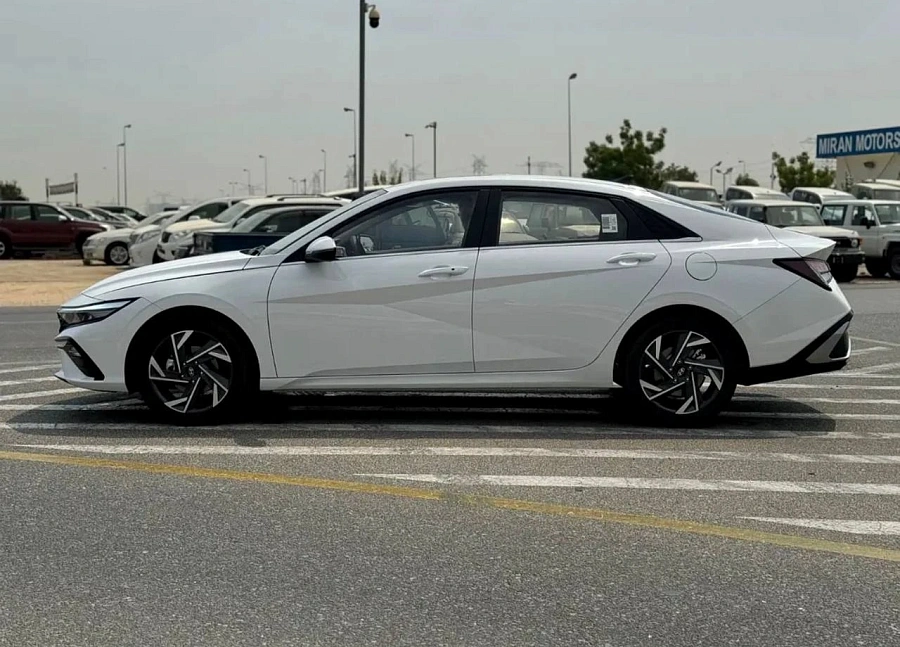 Hyundai Elantra, 2025г., передний привод, вариатор
