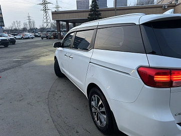 Kia Carnival, 2017г, передний привод, автомат