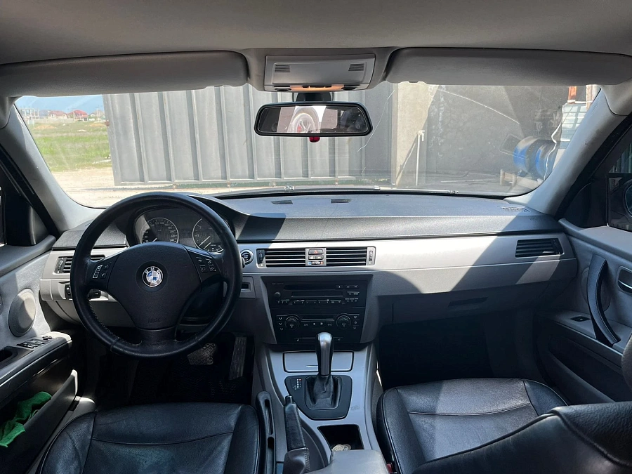 BMW 3 серии, 2005г., задний привод, автомат