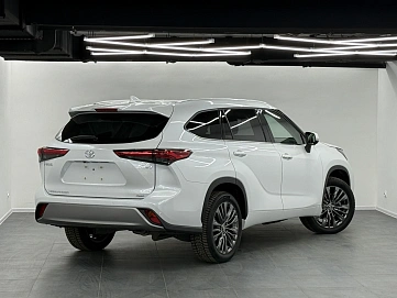 Toyota Highlander, 2025г, полный привод, автомат