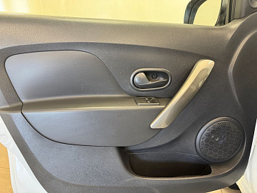 Renault Sandero, 2016г, передний привод, механика