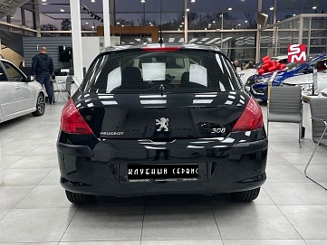 Peugeot 308, 2008г, передний привод, механика