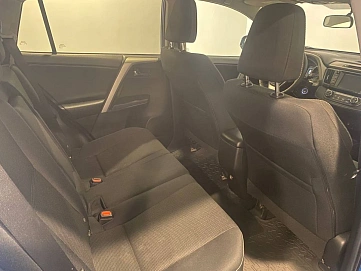 Toyota RAV4, 2016г, передний привод, автомат