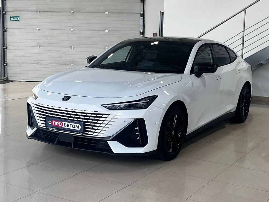 Changan UNI-V, 2023г., передний привод, робот