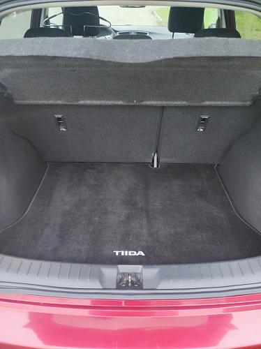 Nissan Tiida, 2015г, передний привод, вариатор