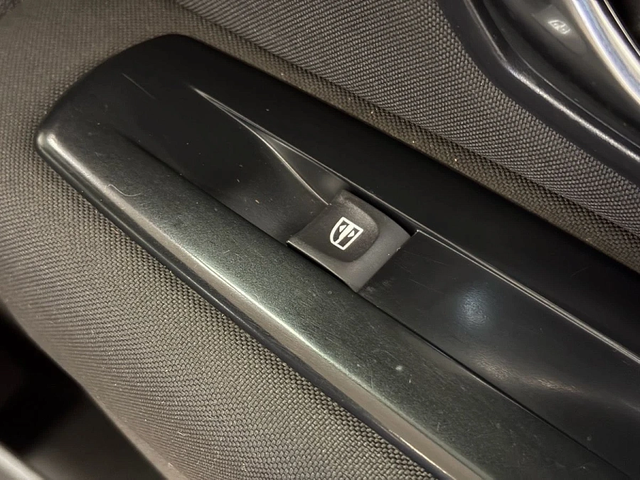 Renault Fluence, 2012г., передний привод, механика