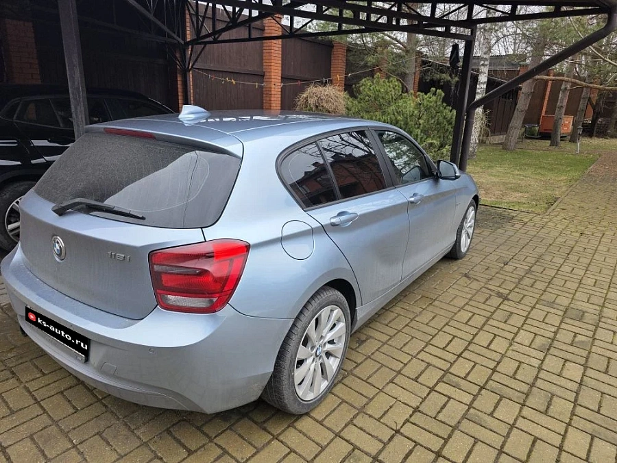 BMW 1 серии, 2012г., задний привод, автомат
