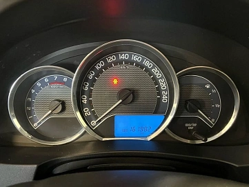 Toyota Corolla, 2013г, передний привод, автомат