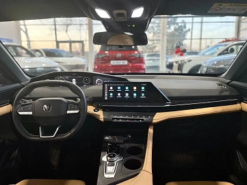 Changan UNI-V, 2023г, передний привод, робот