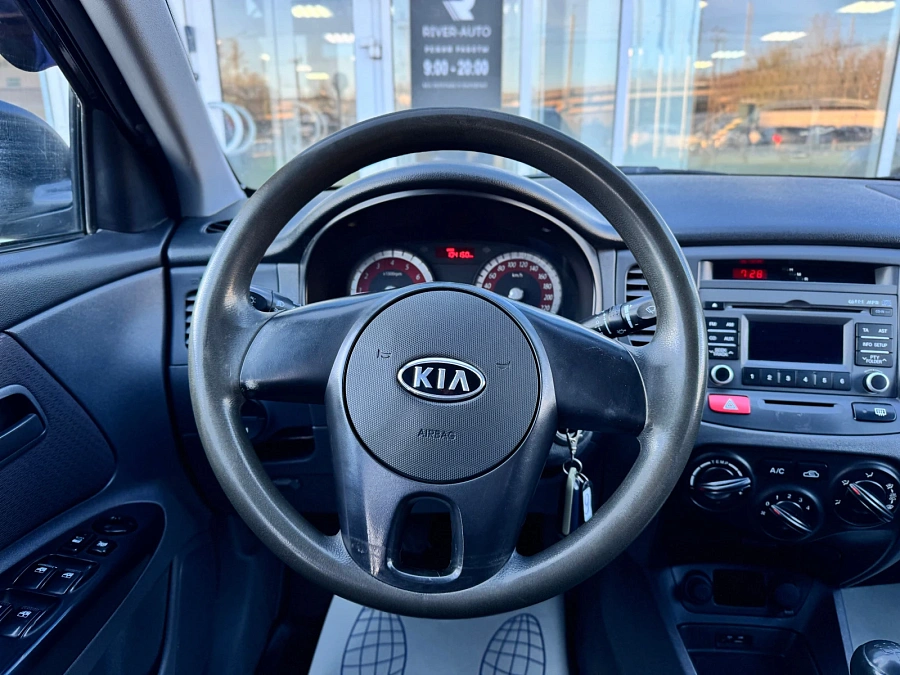 Kia Rio, 2010г., передний привод, механика
