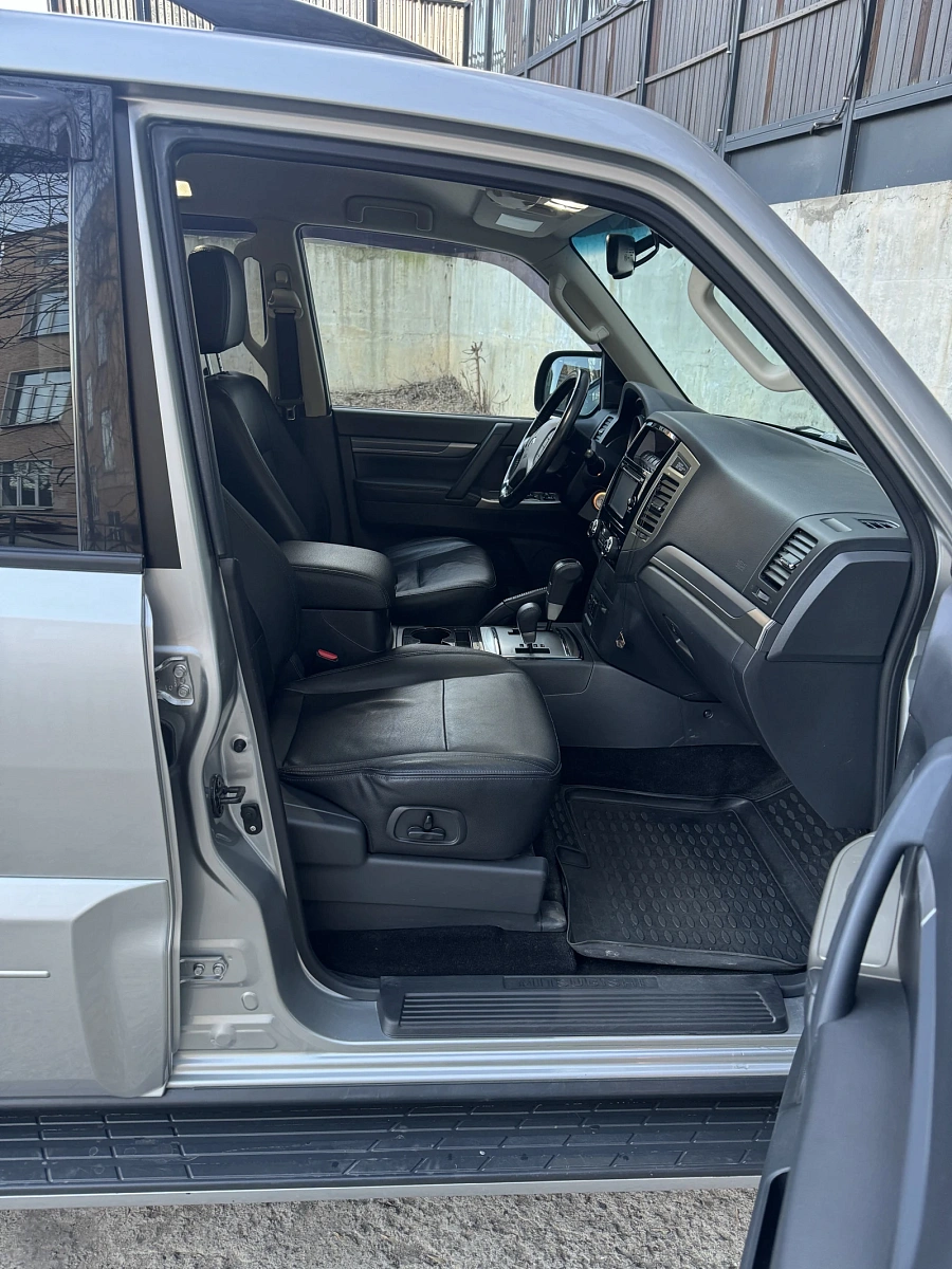 Mitsubishi Pajero, 2017г., полный привод, автомат