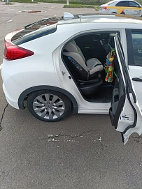 Honda Civic, 2013г, передний привод, автомат