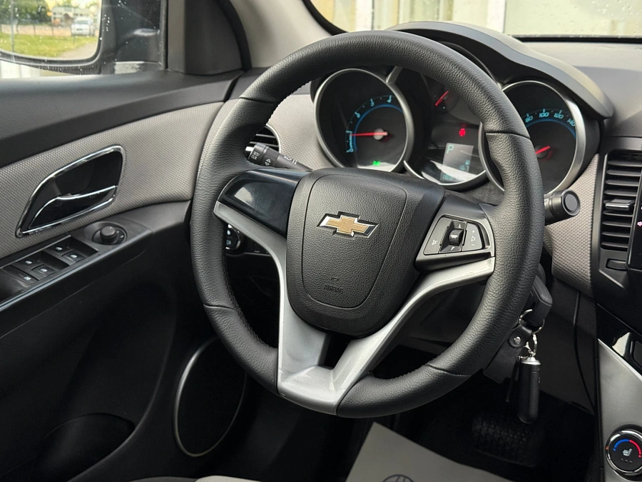 Chevrolet Cruze, 2011г., передний привод, автомат