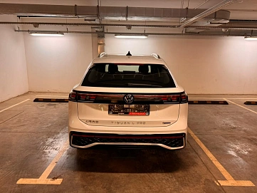 Volkswagen Tiguan, 2024г, полный привод, робот
