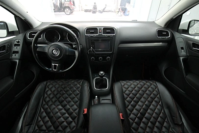 Volkswagen Golf, 2010г., передний привод, механика