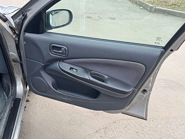 Nissan Almera, 2004г, передний привод, механика