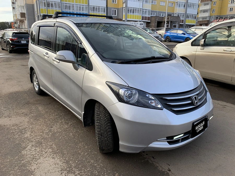 Honda Freed, 2010г., передний привод, вариатор