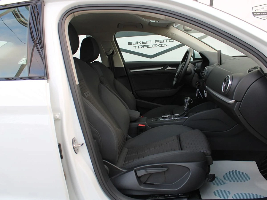 Audi A3, 2016г., передний привод, робот