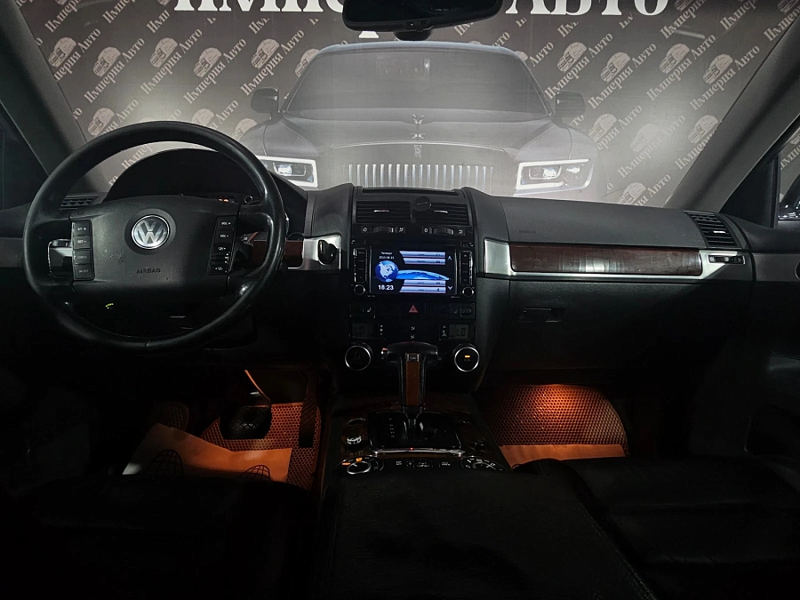 Volkswagen Touareg, 2005г., полный привод, автомат