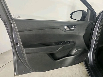 Hyundai Solaris, 2021г, передний привод, автомат