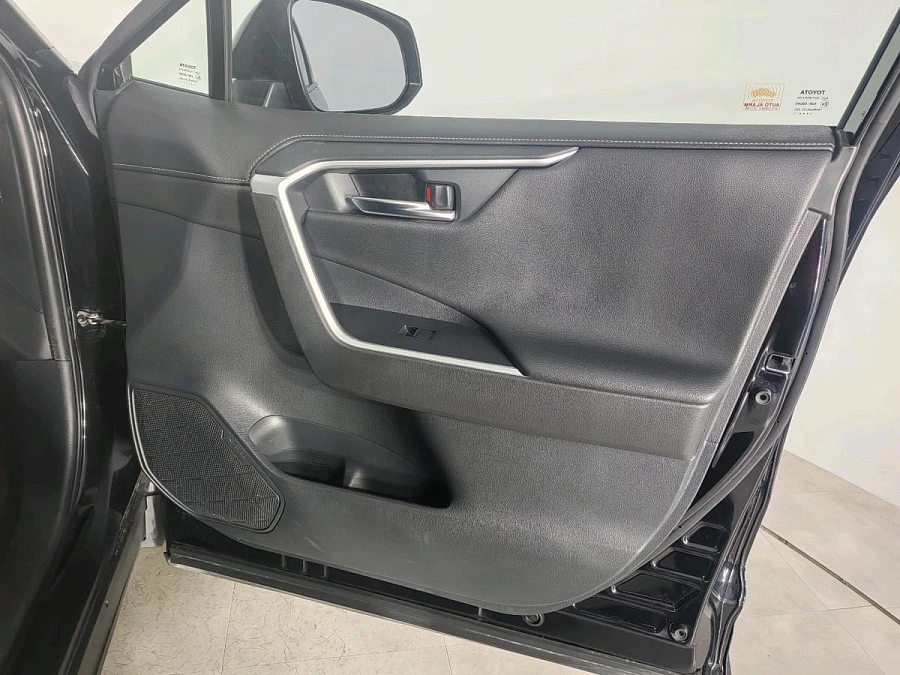 Toyota RAV4, 2021г., полный привод, автомат