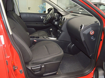 Nissan Qashqai, 2008г, передний привод, механика
