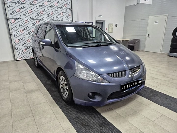 Mitsubishi Grandis, 2004г, полный привод, механика