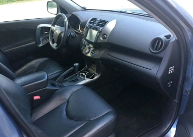 Toyota RAV4, 2012г, полный привод, вариатор