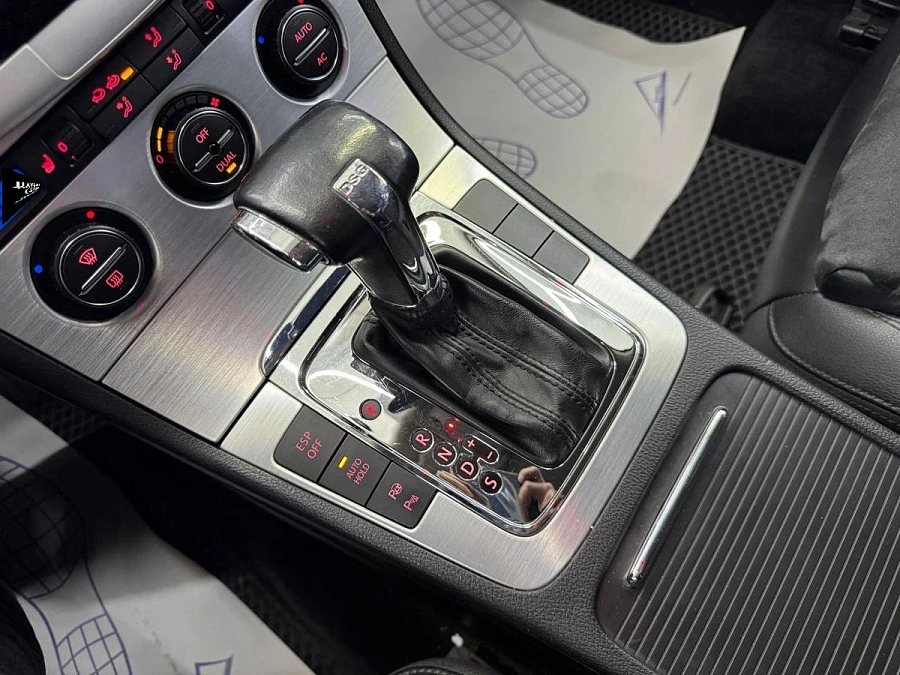 Volkswagen Passat, 2009г., передний привод, робот